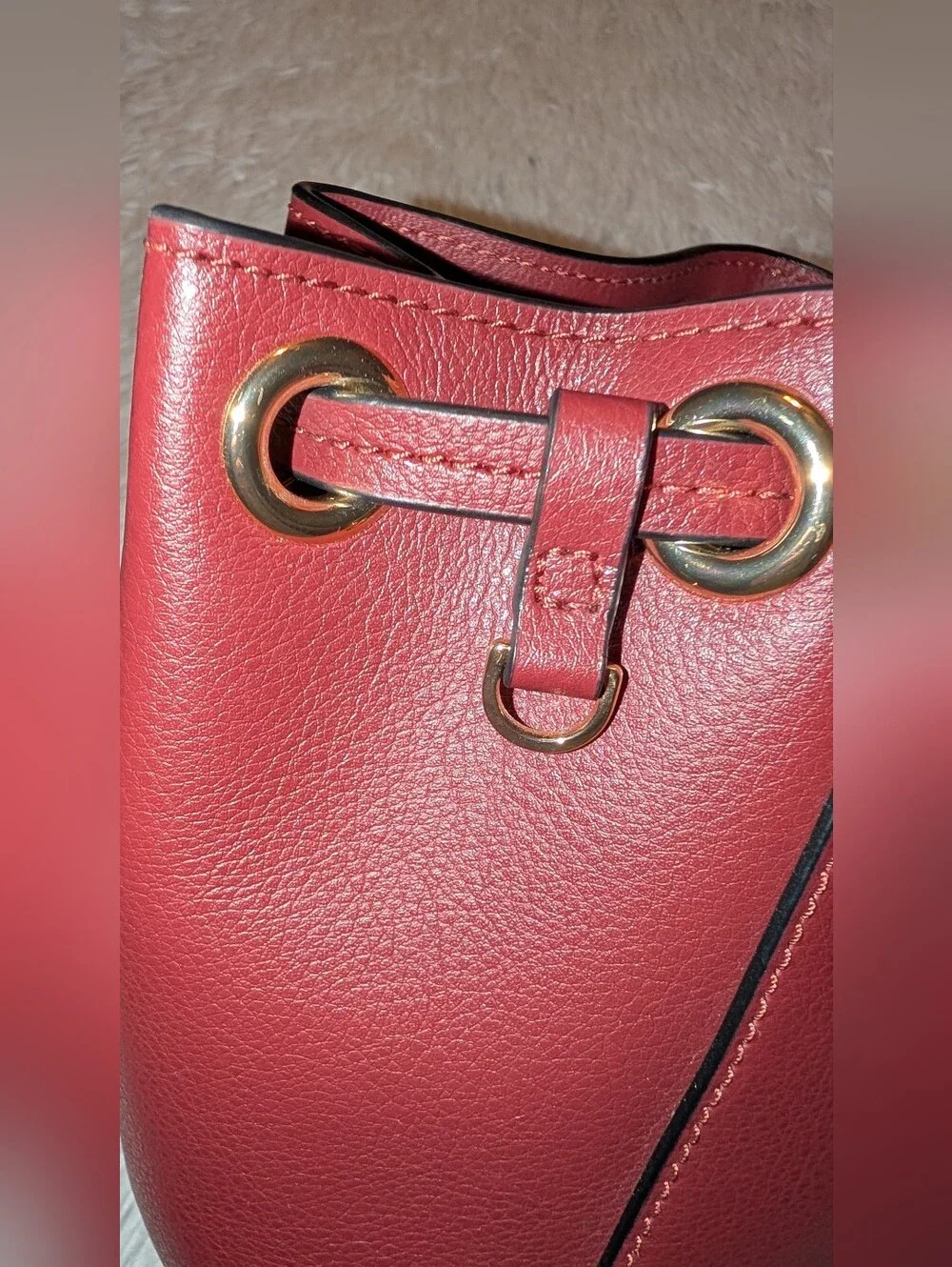 Marc Jacobs The Leather Bucket Bag with Detachable Strap Burgundy EUC - Picture 5 of 15